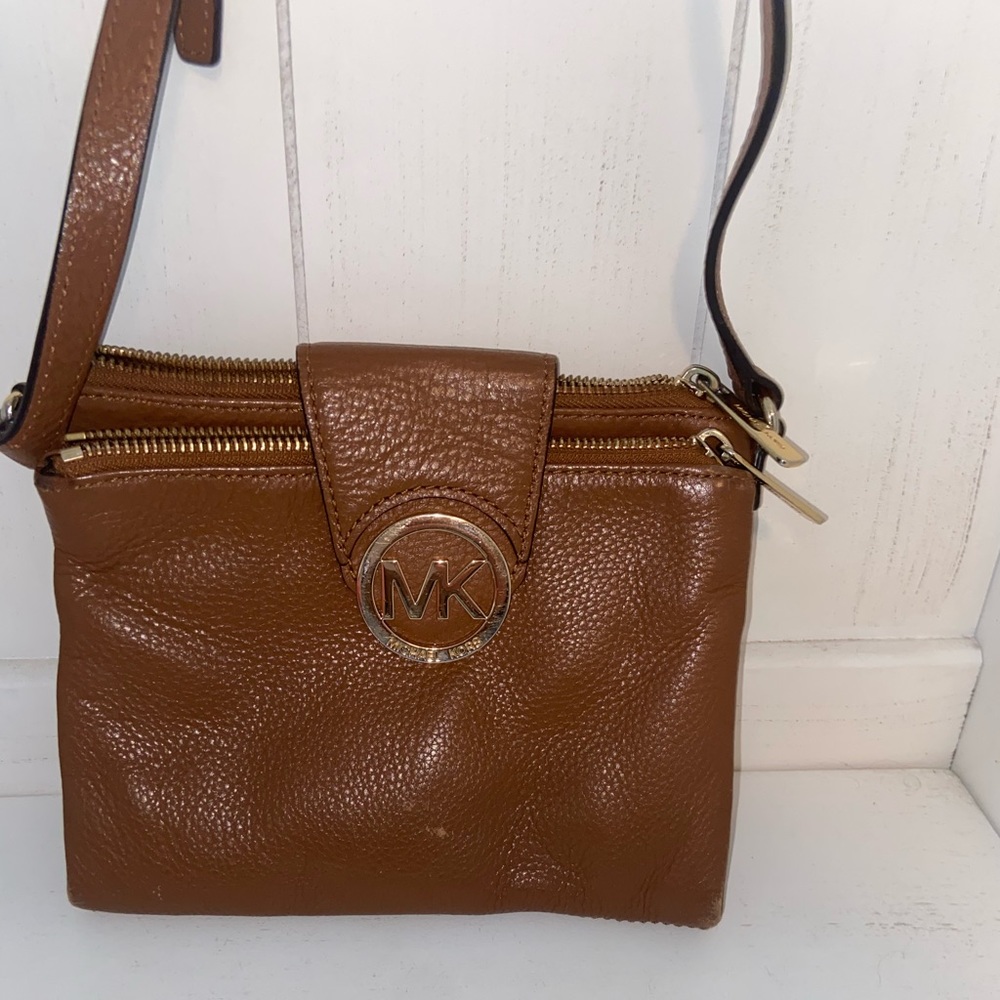 Michael kors cross body purse